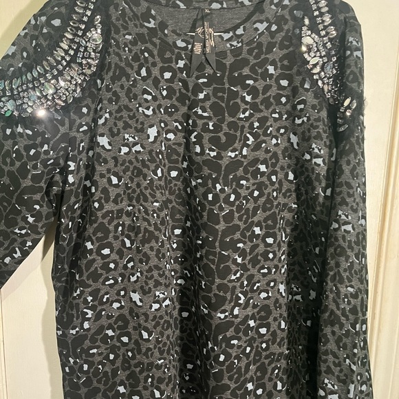 Melissa McCarthy x Seven7 Animal Print Sweater - Picture 6 of 8